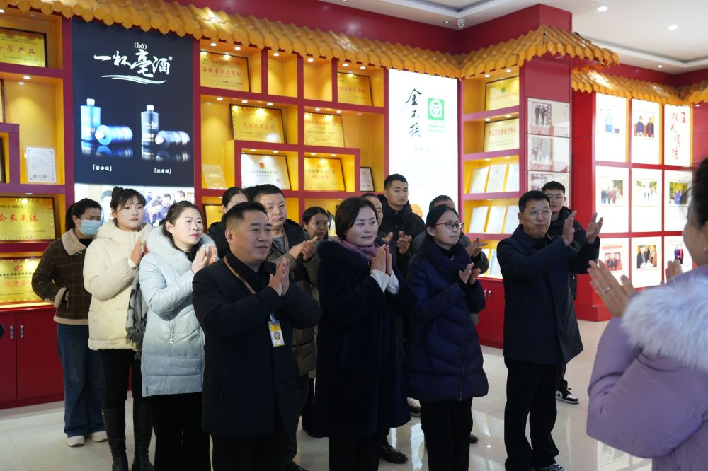 1713317667738282.jpg 918ebc2f7f8303eaea88616488c08dc.jpg